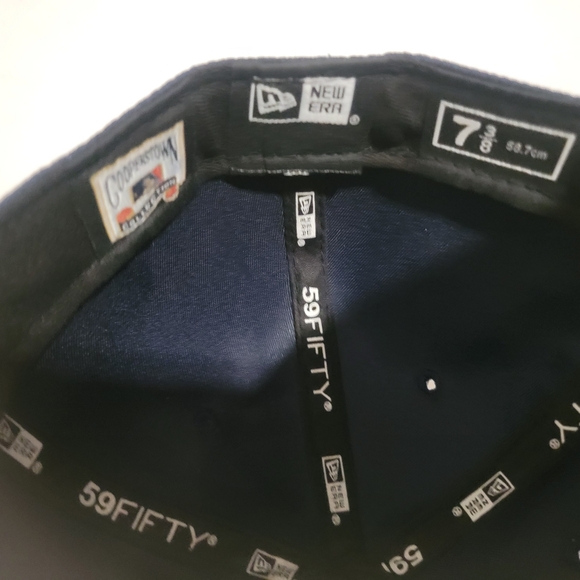 Navy Blue Ribbed  Cap - Picture 4 of 5